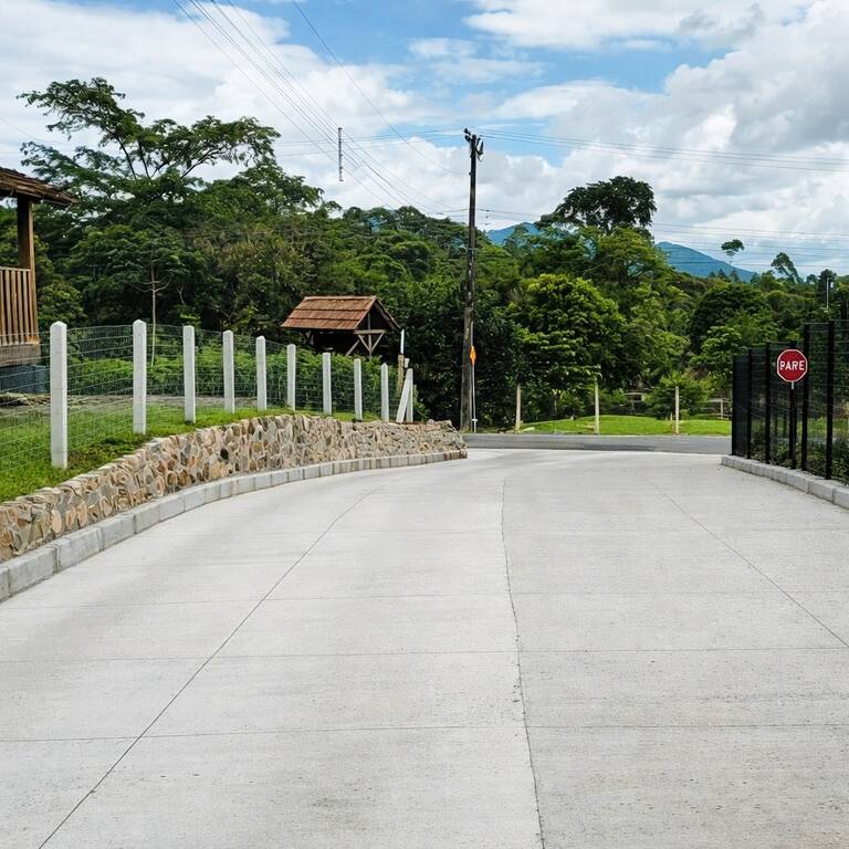 Pavimentação em concreto - serviço especializado Enville