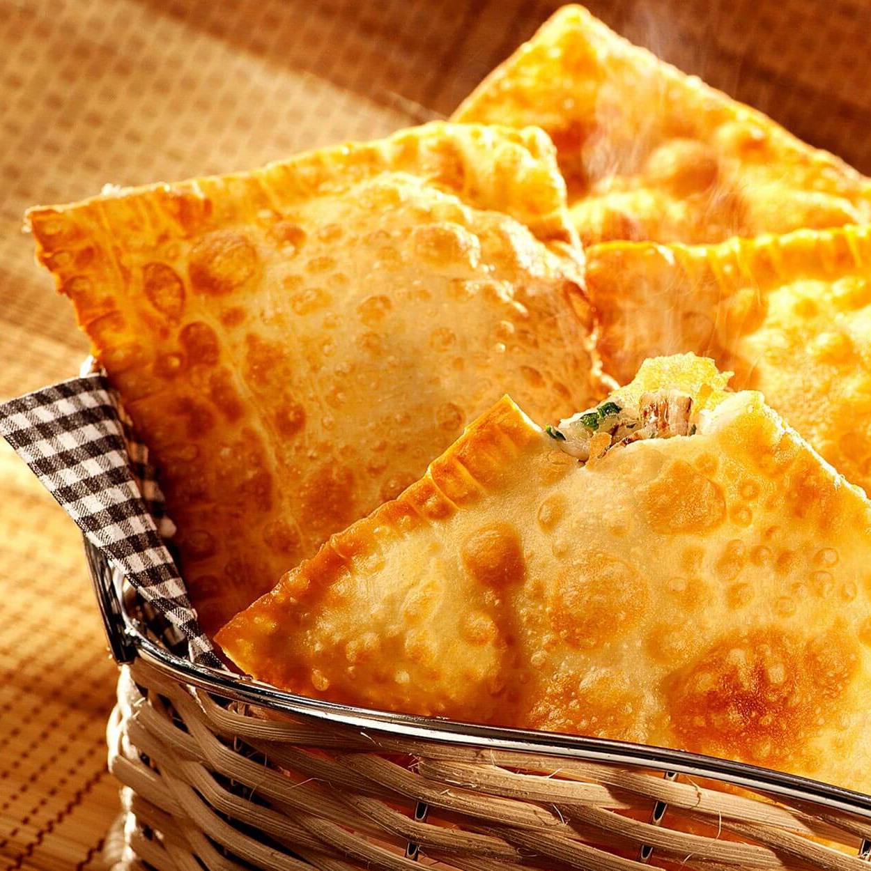 Pastel Frito na Hora CuboGuia