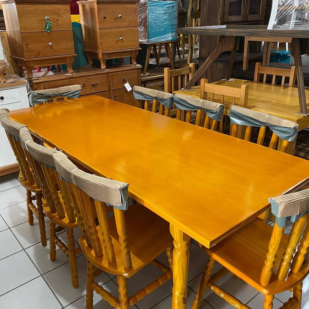 Conjunto de Mesa c/ 8 Cadeiras