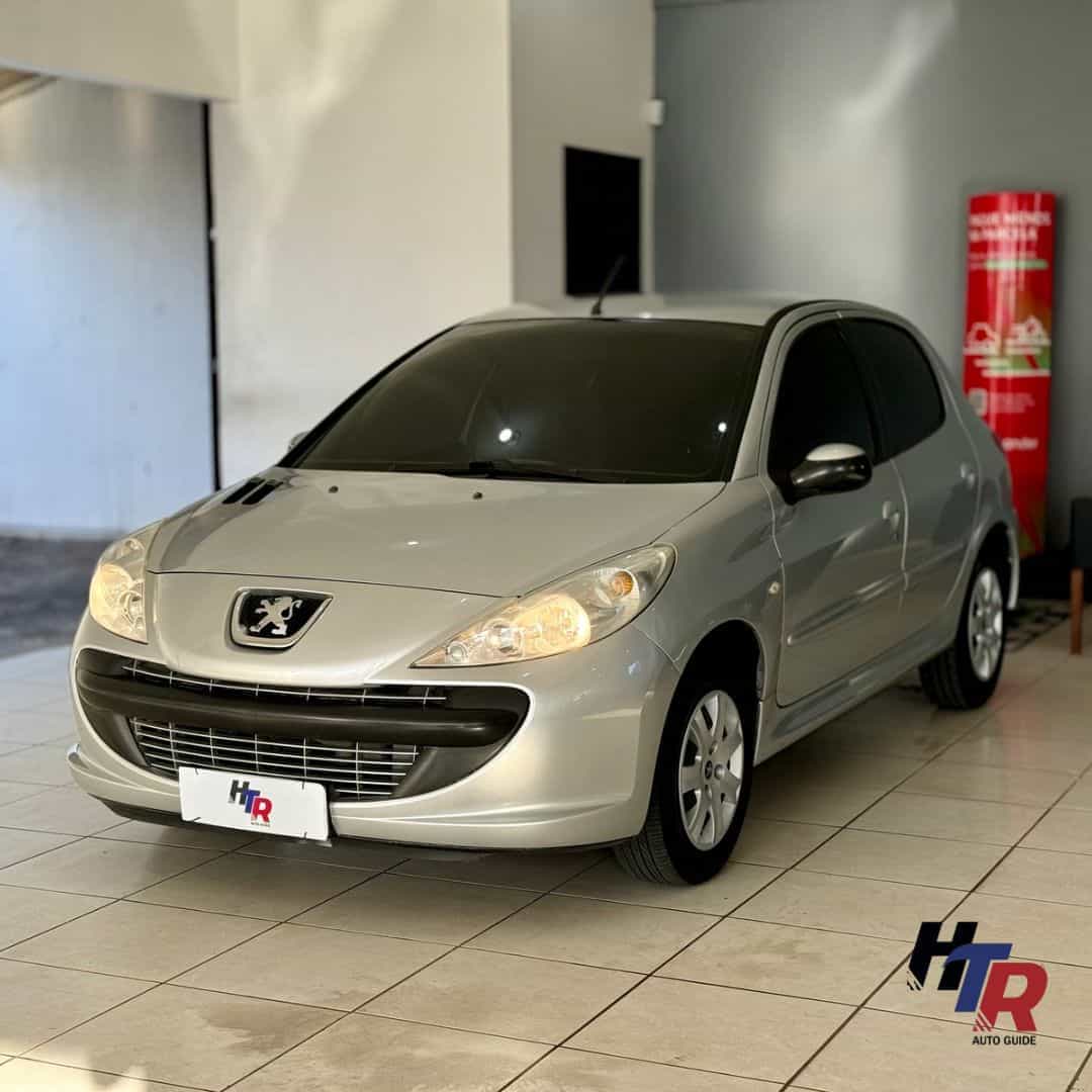 Peugeot 207 XR 1.4 Flex 8v 5p 2011