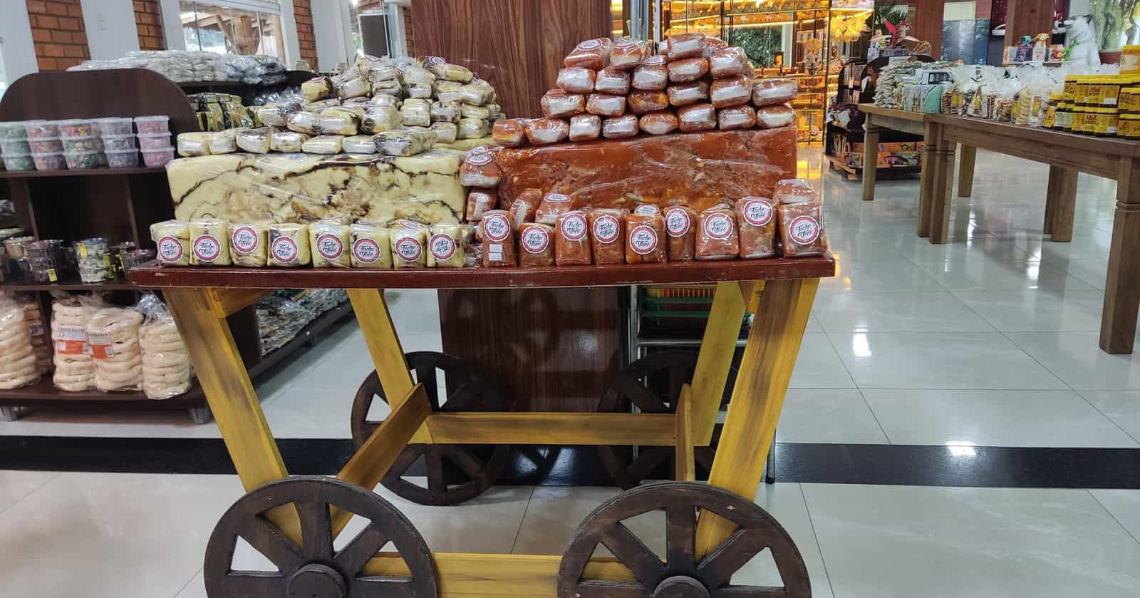 Produtos Coloniais Autênticos na Parada Chapecó