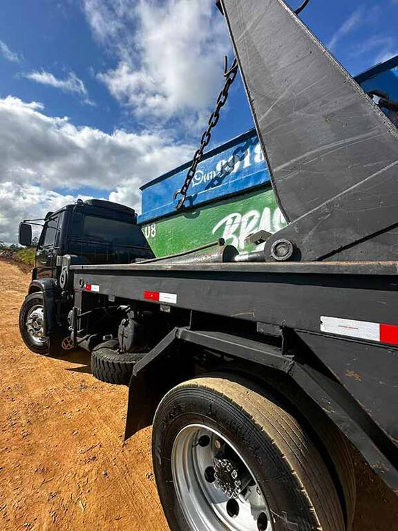 Empresa Brasil Coletas especializada em locação de caçambas