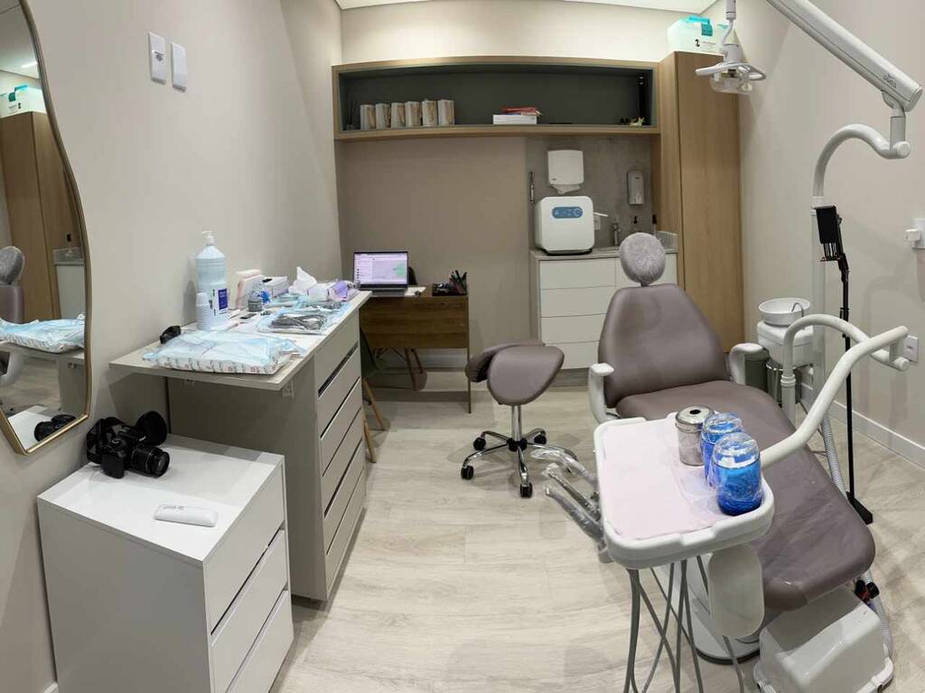 Consultório odontológico moderno e acolhedor